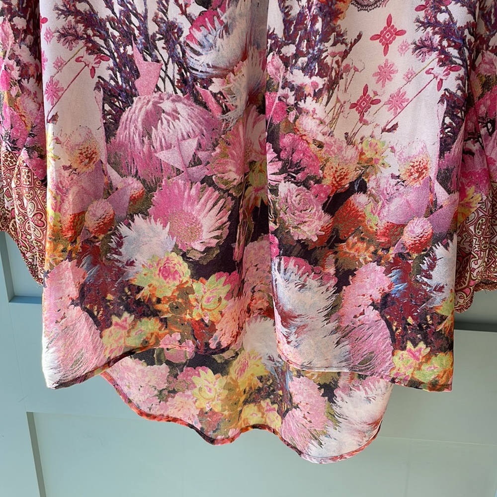 3/$20 Anthropologie Fig & Flower Blouse - Picture 9 of 12